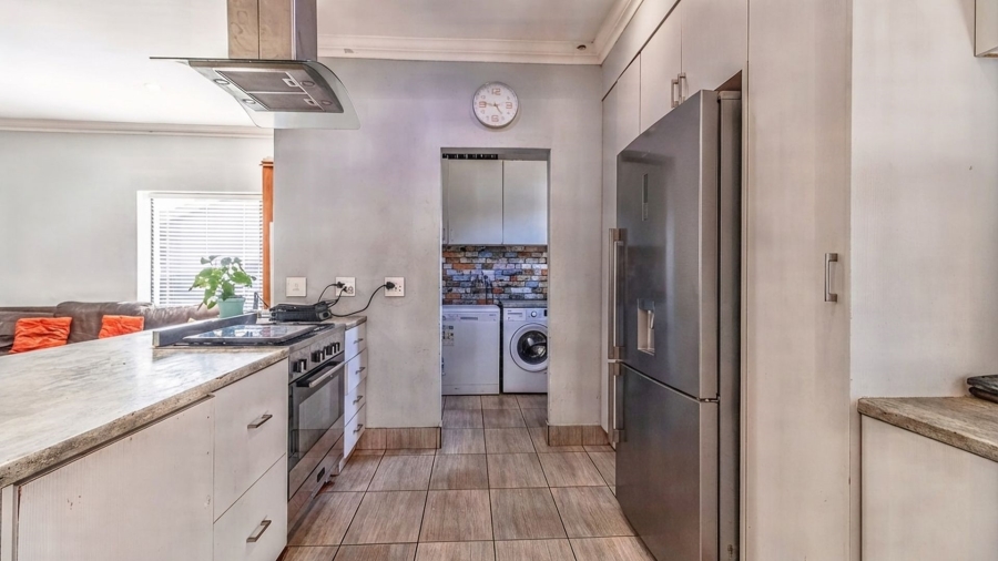 3 Bedroom Property for Sale in Lakeside Village Gauteng