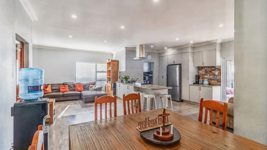 3 Bedroom Property for Sale in Lakeside Village Gauteng