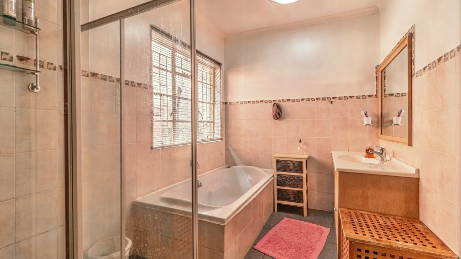 3 Bedroom Property for Sale in Lakeside Village Gauteng