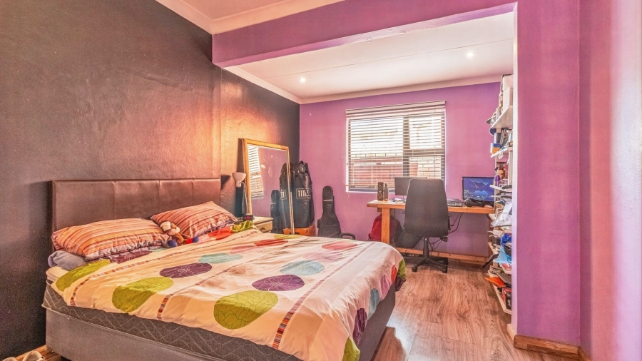 3 Bedroom Property for Sale in Lakeside Village Gauteng