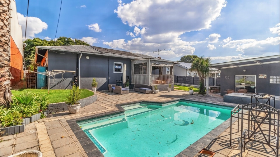 3 Bedroom Property for Sale in Lakeside Village Gauteng