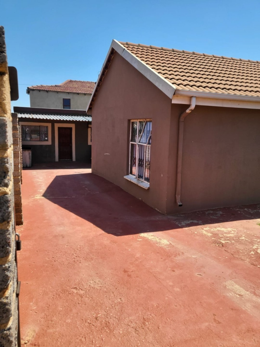  Bedroom Property for Sale in Cosmo City Gauteng