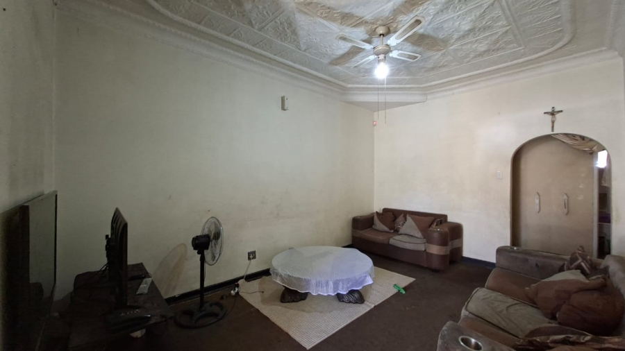  Bedroom Property for Sale in Kenilworth Gauteng