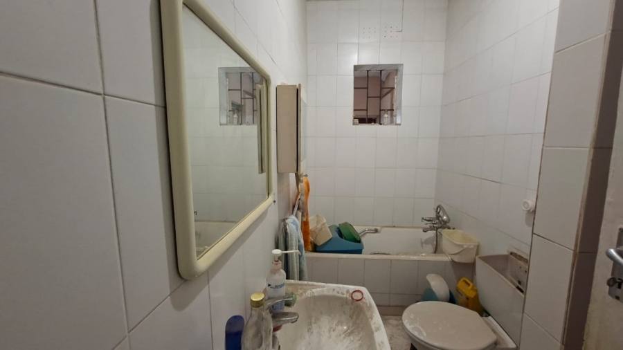  Bedroom Property for Sale in Kenilworth Gauteng