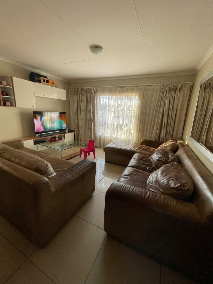 3 Bedroom Property for Sale in The Orchards Gauteng