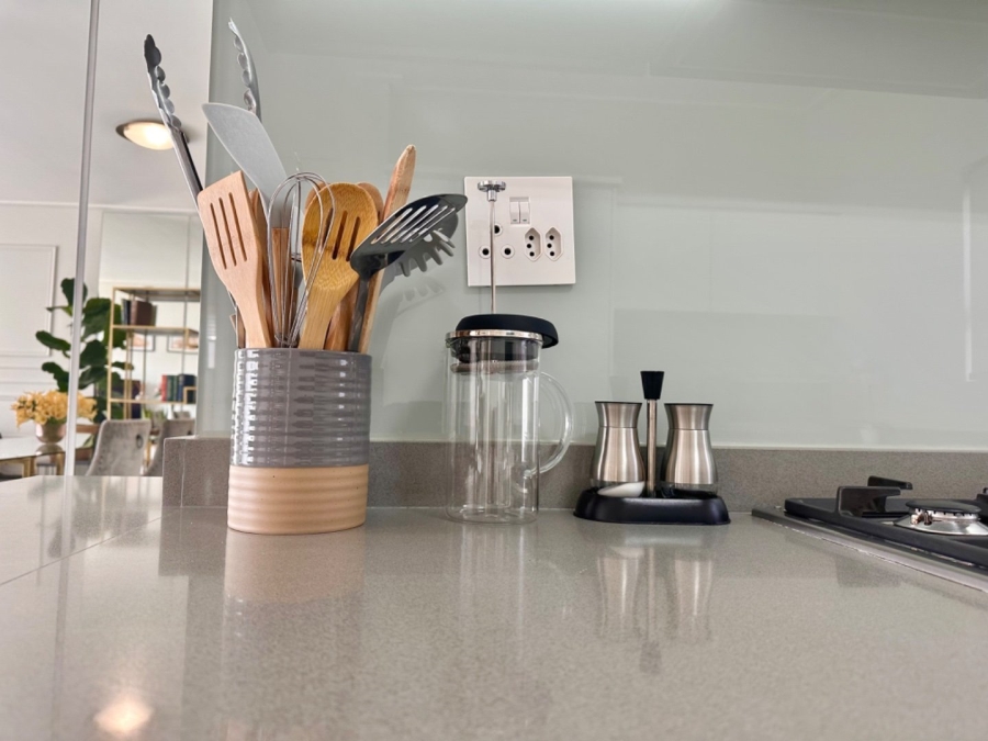 To Let 2 Bedroom Property for Rent in The Polofields Gauteng