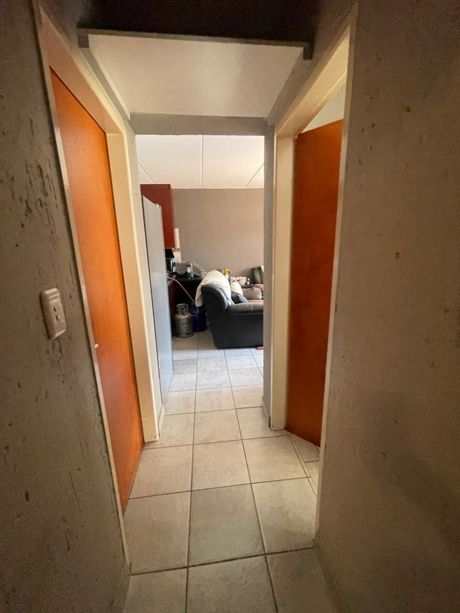 2 Bedroom Property for Sale in Chloorkop Gauteng