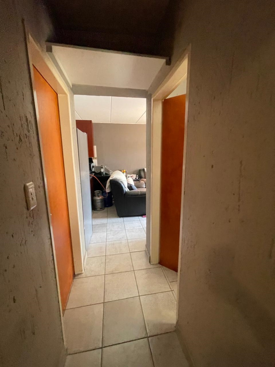 2 Bedroom Property for Sale in Chloorkop Gauteng