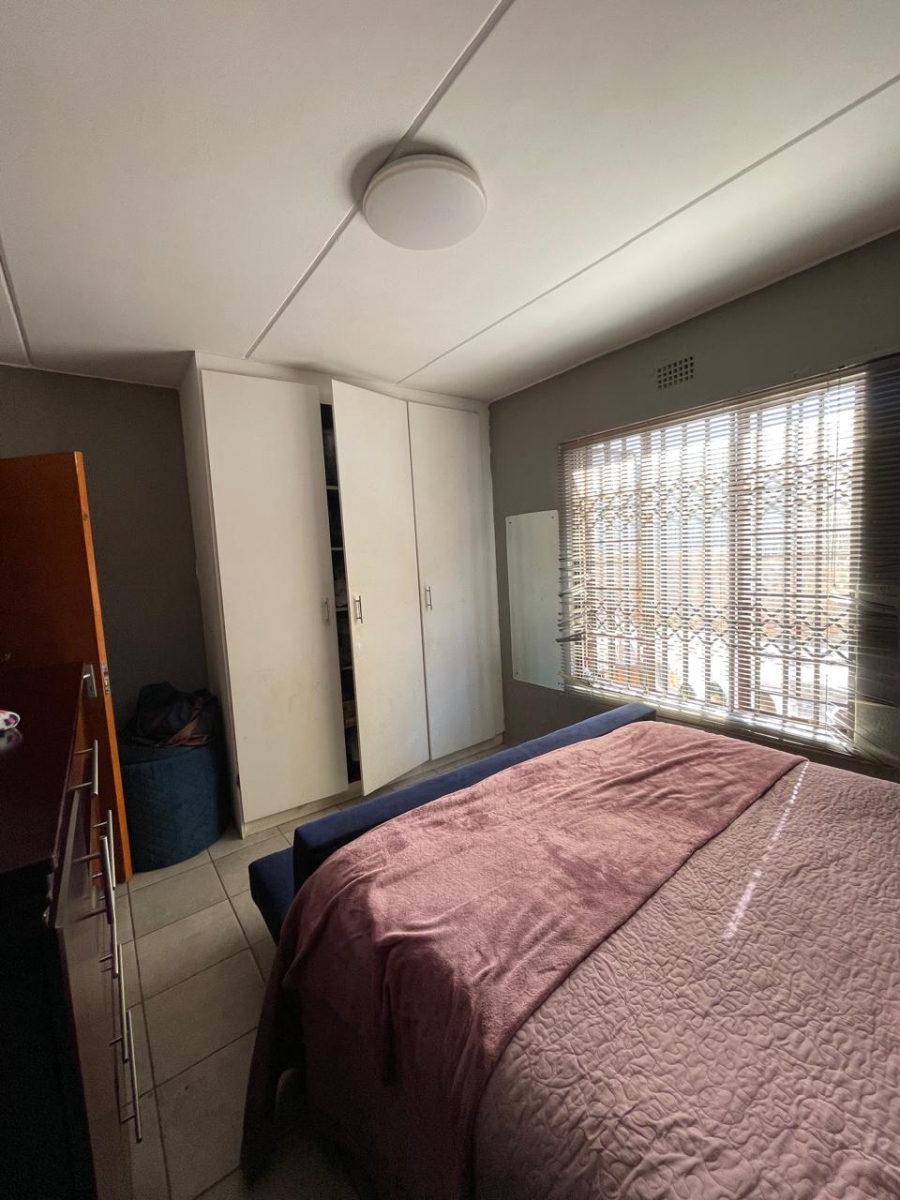 2 Bedroom Property for Sale in Chloorkop Gauteng