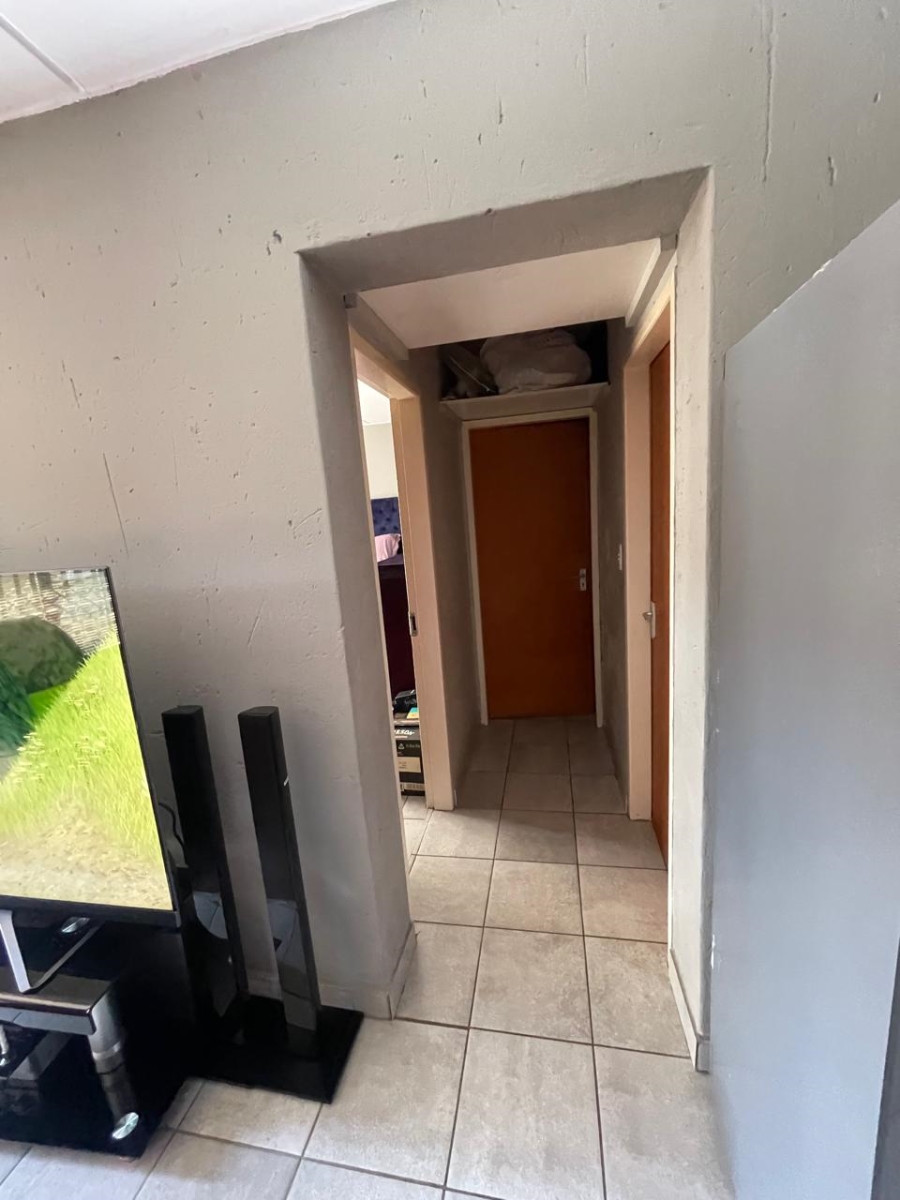 2 Bedroom Property for Sale in Chloorkop Gauteng