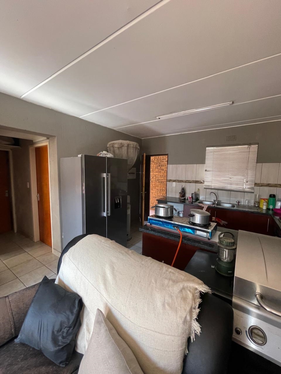 2 Bedroom Property for Sale in Chloorkop Gauteng