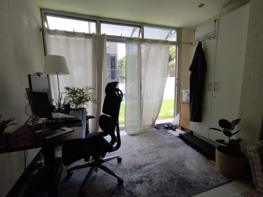 To Let 2 Bedroom Property for Rent in Houghton Estate Gauteng