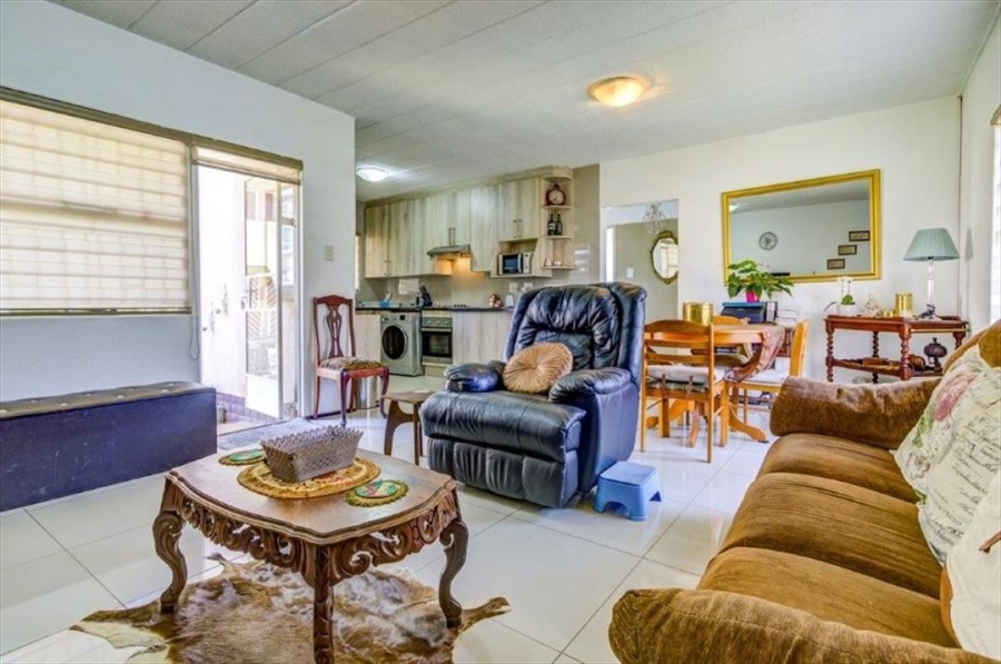 2 Bedroom Property for Sale in Bonaero Park Gauteng