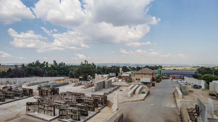  Bedroom Property for Sale in Chloorkop Gauteng