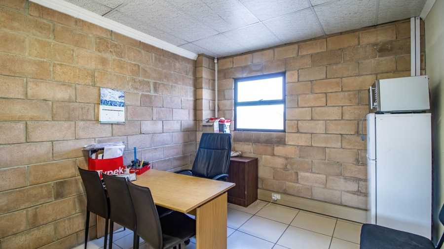  Bedroom Property for Sale in Chloorkop Gauteng