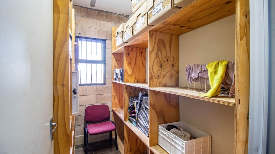  Bedroom Property for Sale in Chloorkop Gauteng