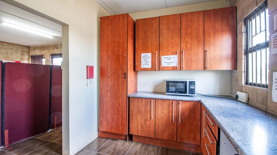  Bedroom Property for Sale in Chloorkop Gauteng