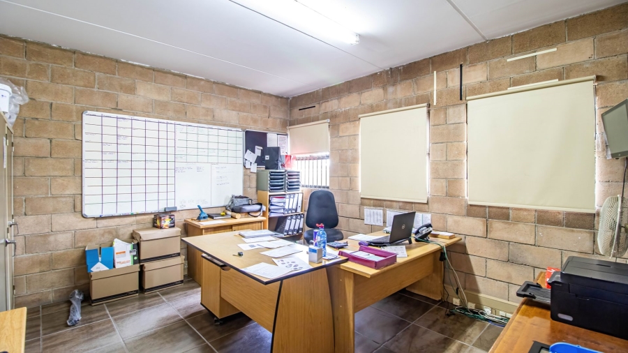  Bedroom Property for Sale in Chloorkop Gauteng