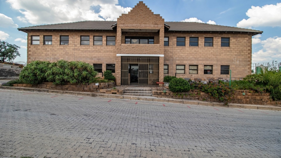  Bedroom Property for Sale in Chloorkop Gauteng