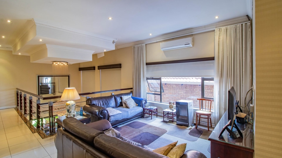 3 Bedroom Property for Sale in Mulbarton Gauteng