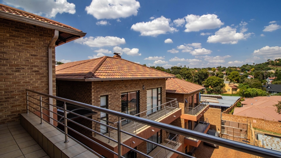 3 Bedroom Property for Sale in Mulbarton Gauteng