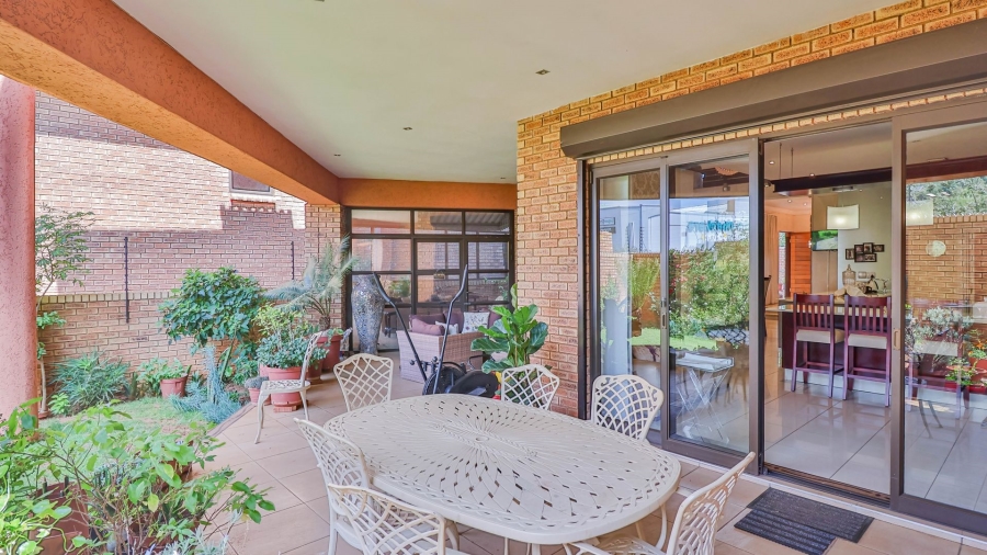 3 Bedroom Property for Sale in Mulbarton Gauteng