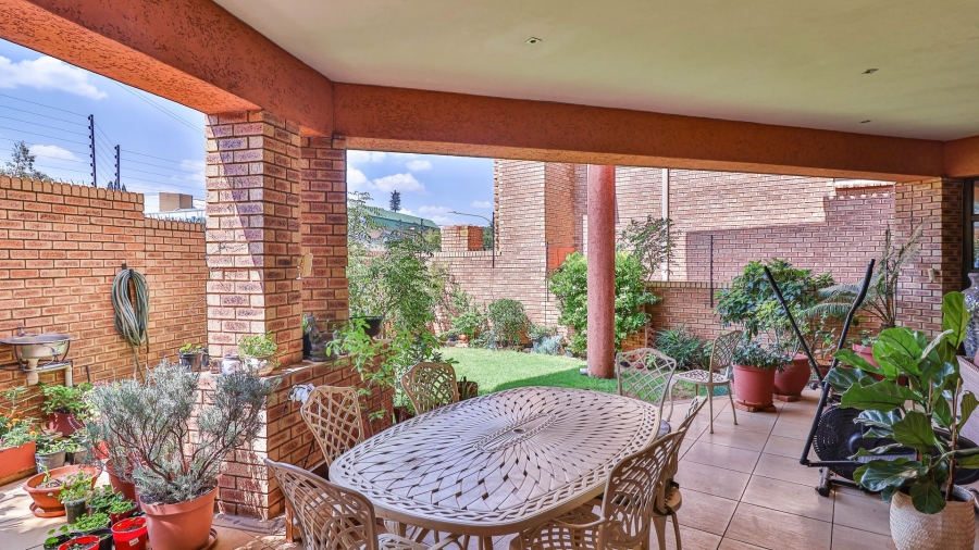 3 Bedroom Property for Sale in Mulbarton Gauteng