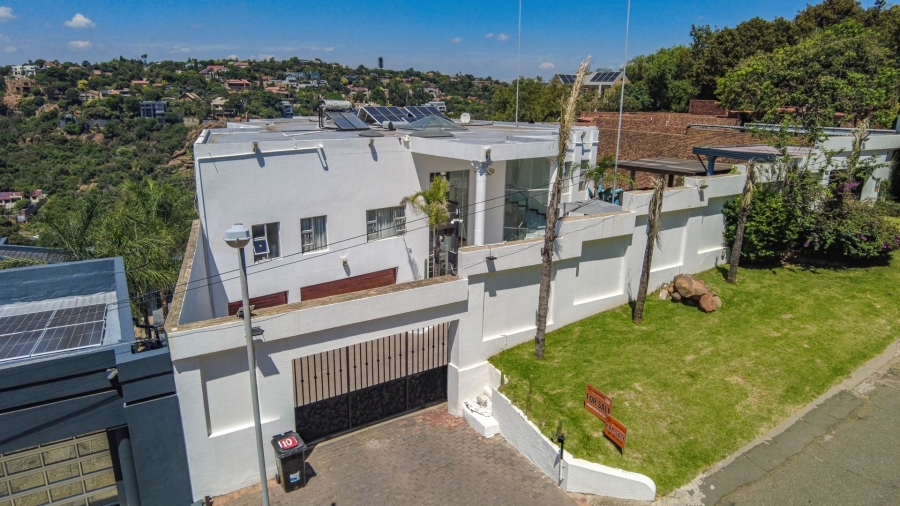 6 Bedroom Property for Sale in Bassonia Gauteng