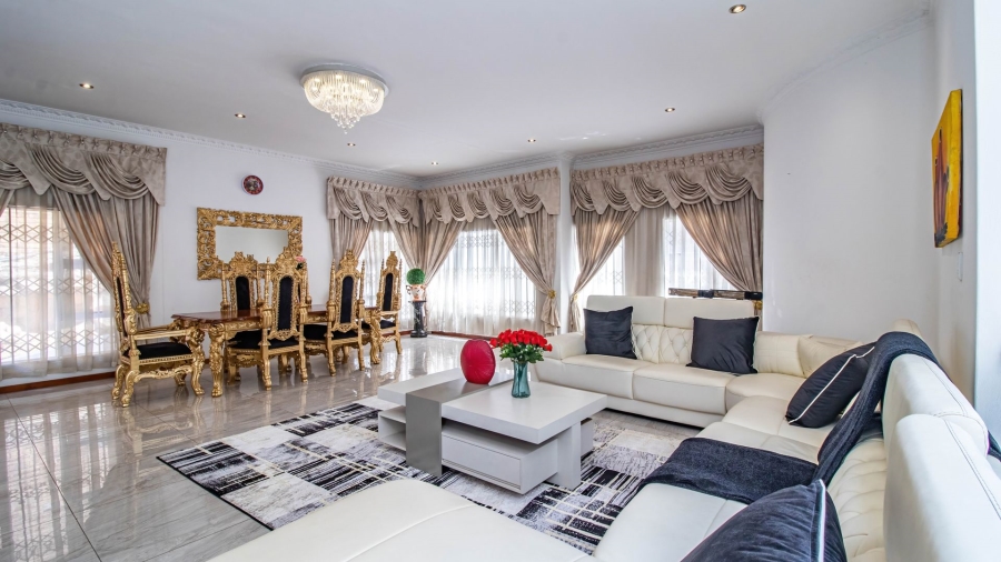 6 Bedroom Property for Sale in Bassonia Gauteng