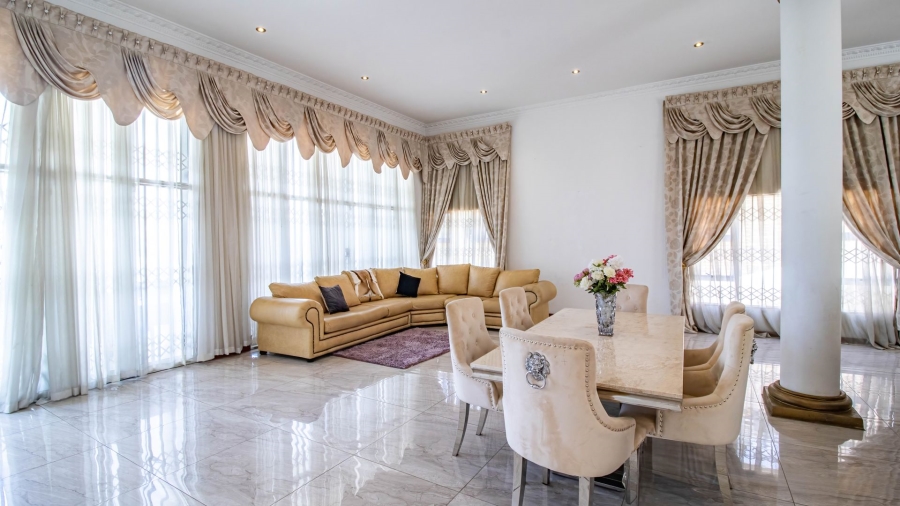 6 Bedroom Property for Sale in Bassonia Gauteng