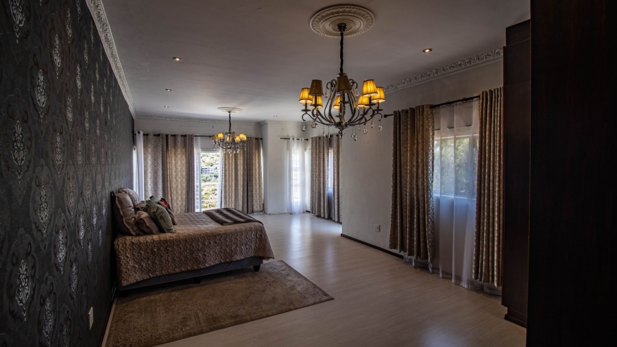 6 Bedroom Property for Sale in Bassonia Gauteng