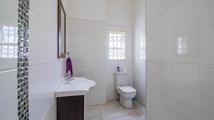 6 Bedroom Property for Sale in Bassonia Gauteng