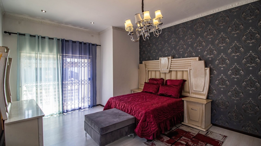 6 Bedroom Property for Sale in Bassonia Gauteng