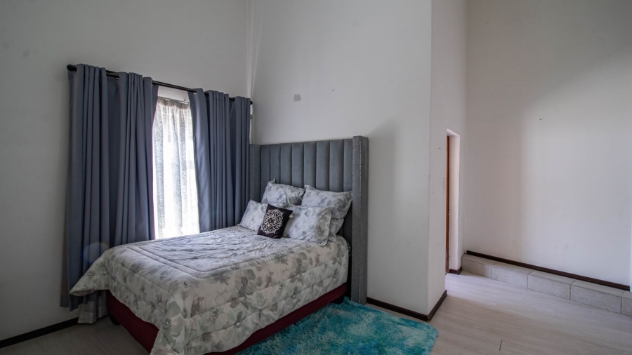 6 Bedroom Property for Sale in Bassonia Gauteng