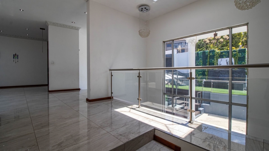 6 Bedroom Property for Sale in Bassonia Gauteng