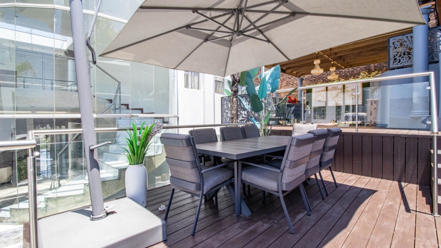 6 Bedroom Property for Sale in Bassonia Gauteng