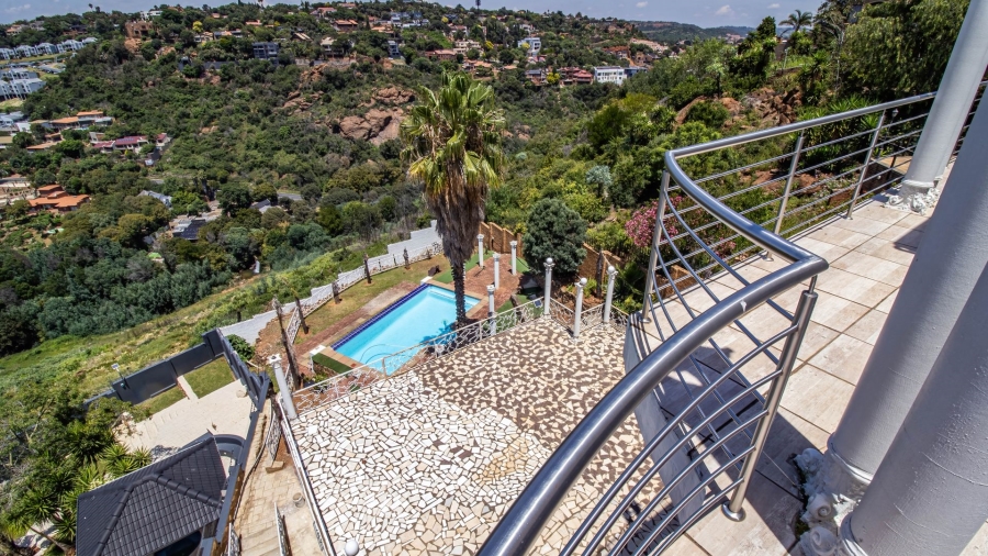 6 Bedroom Property for Sale in Bassonia Gauteng