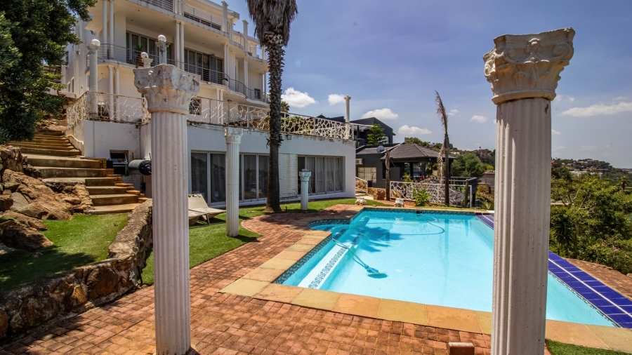 6 Bedroom Property for Sale in Bassonia Gauteng