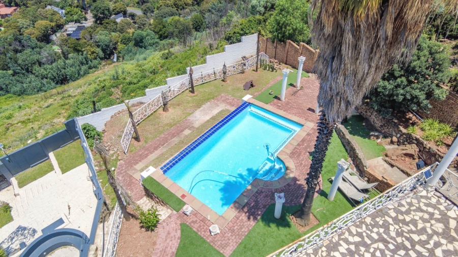 6 Bedroom Property for Sale in Bassonia Gauteng