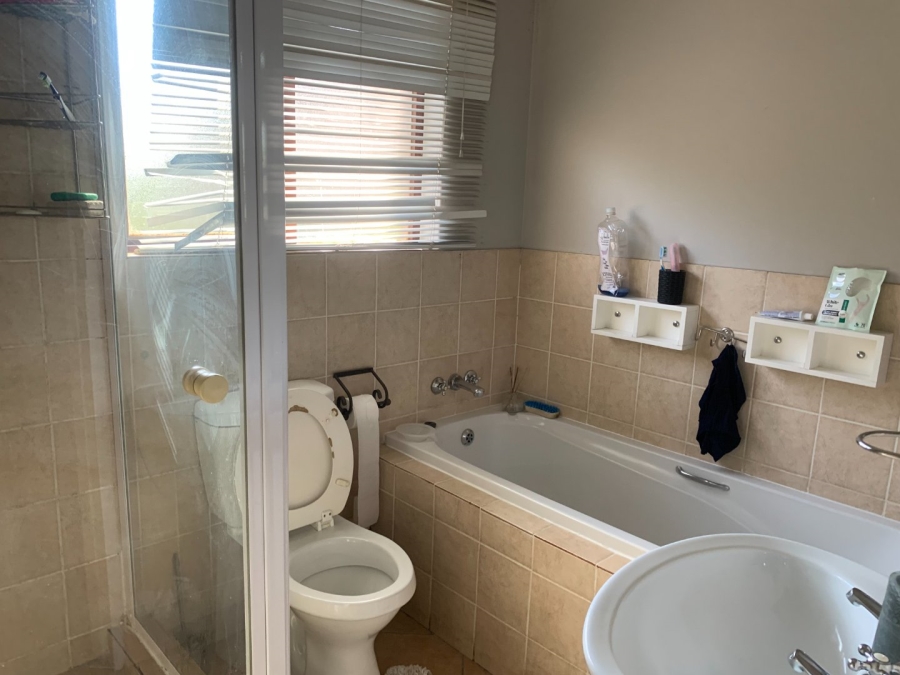 2 Bedroom Property for Sale in Carlswald Gauteng