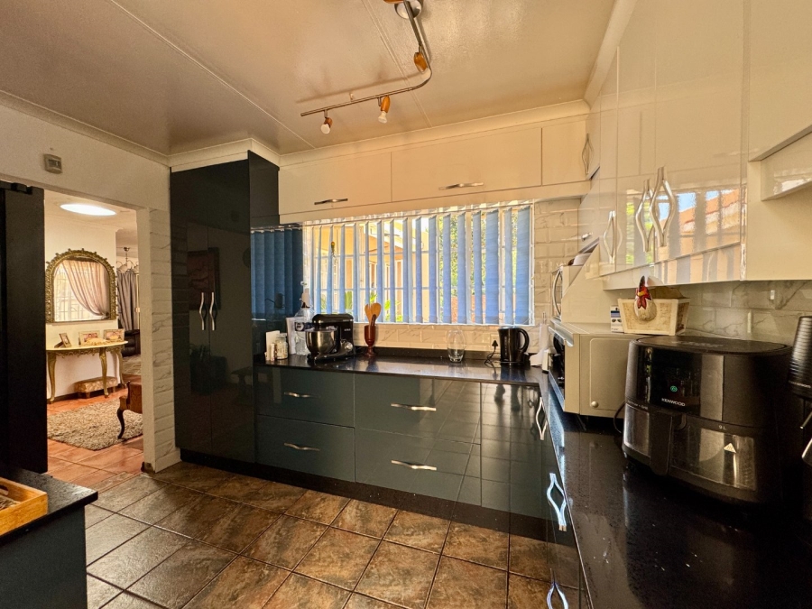 4 Bedroom Property for Sale in Lyttelton Manor Gauteng