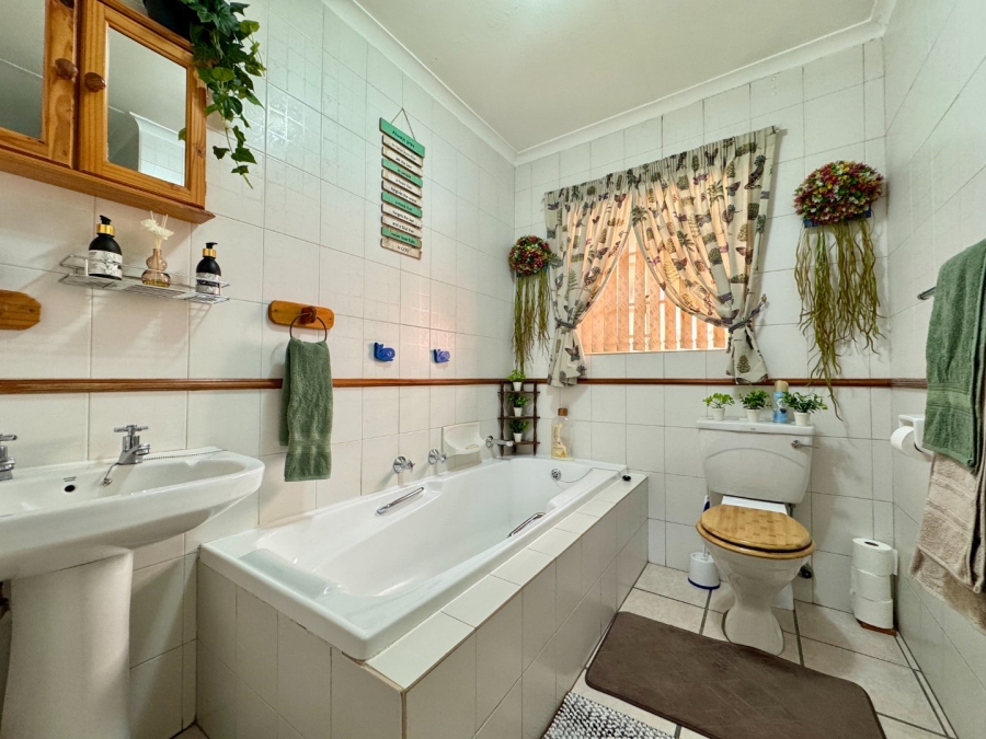 4 Bedroom Property for Sale in Lyttelton Manor Gauteng