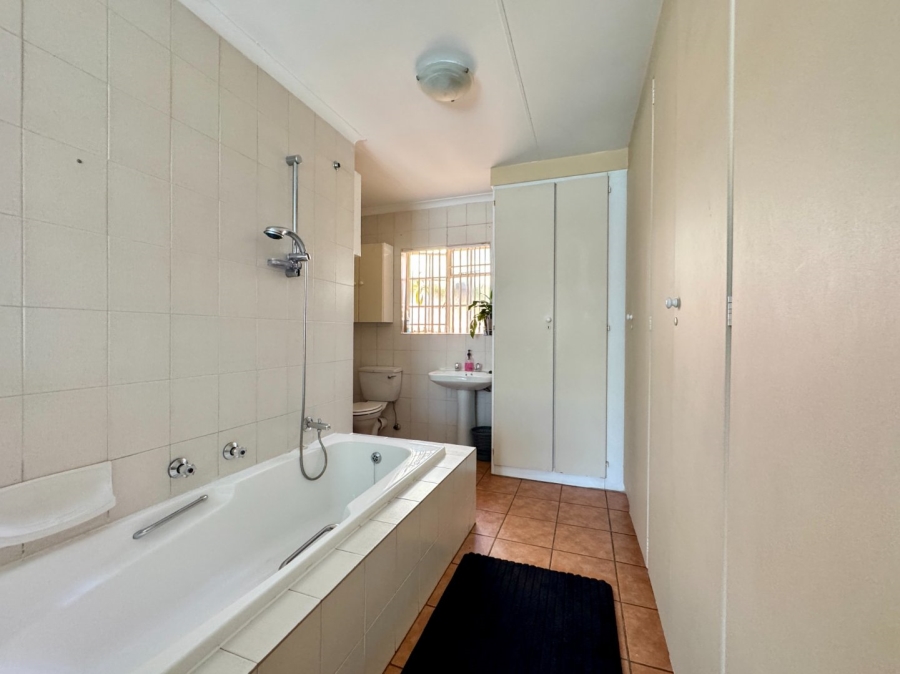 4 Bedroom Property for Sale in Lyttelton Manor Gauteng