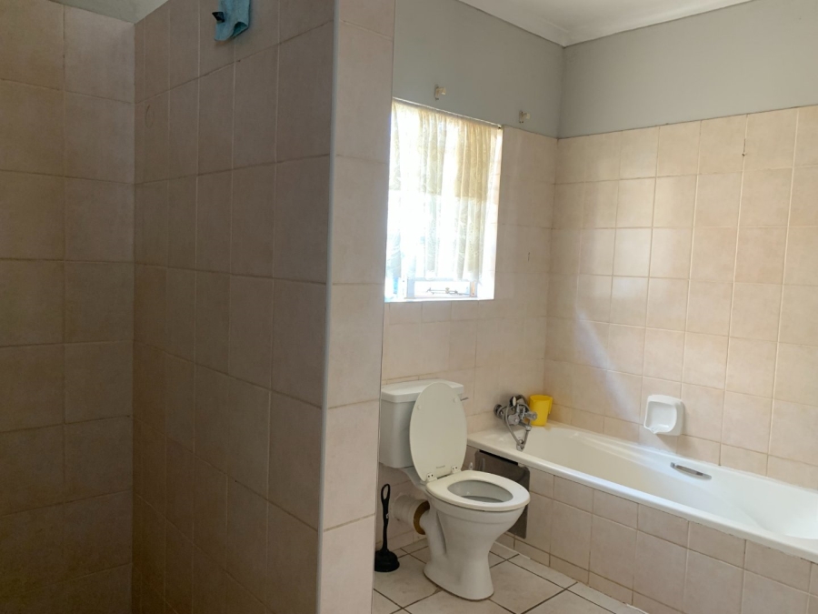 To Let 2 Bedroom Property for Rent in Die Hoewes Gauteng