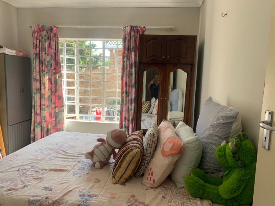 To Let 2 Bedroom Property for Rent in Die Hoewes Gauteng