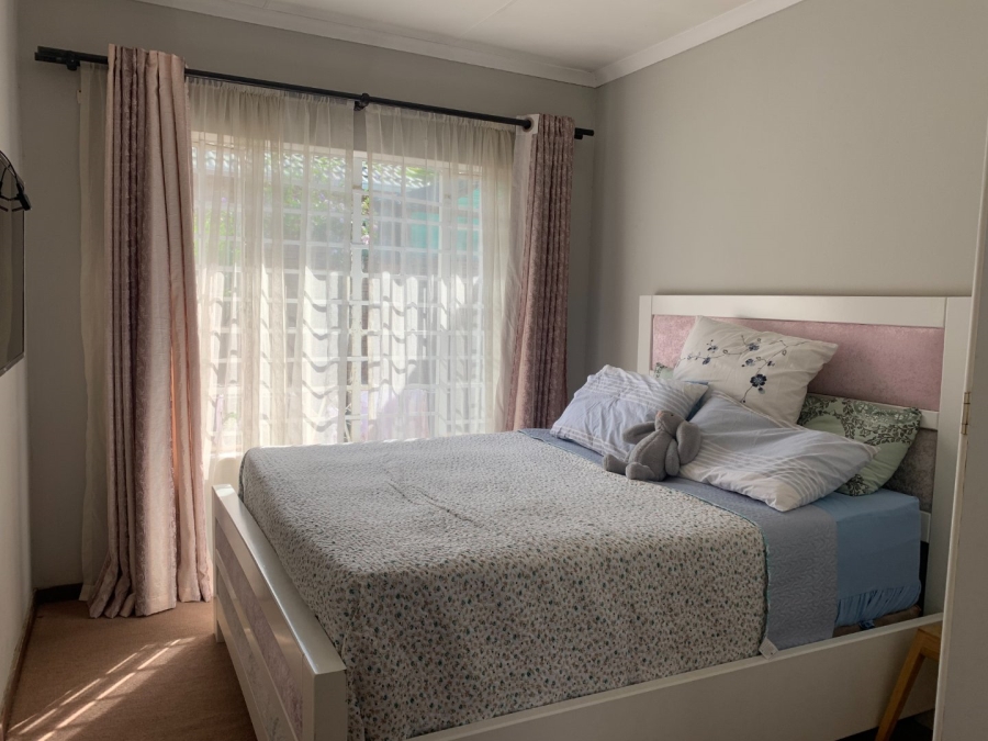 To Let 2 Bedroom Property for Rent in Die Hoewes Gauteng