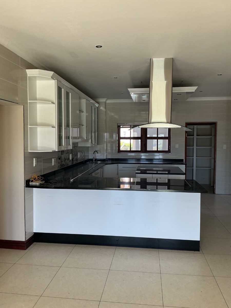 To Let 5 Bedroom Property for Rent in Blue Valley Golf Estate Gauteng