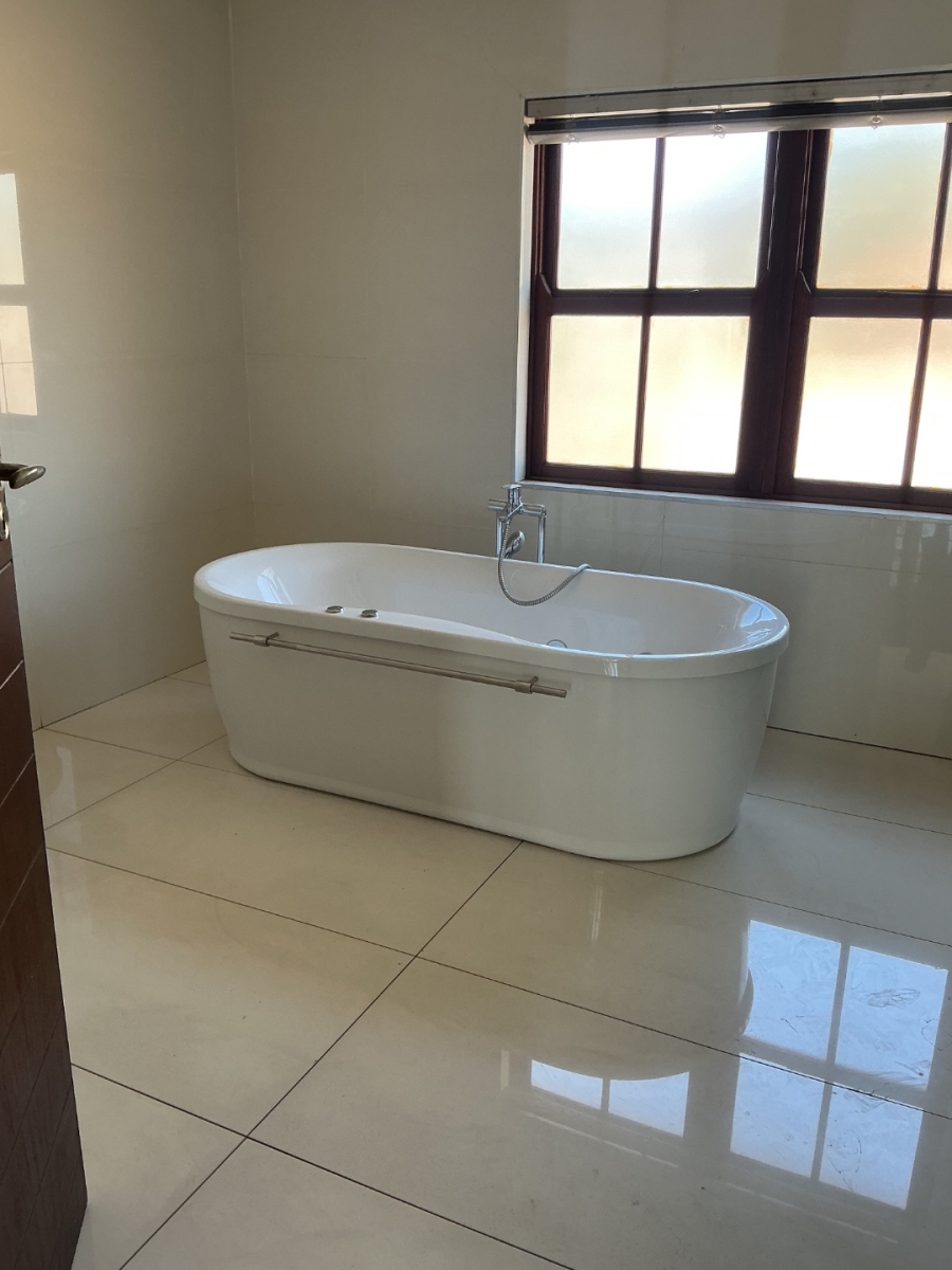 To Let 5 Bedroom Property for Rent in Blue Valley Golf Estate Gauteng