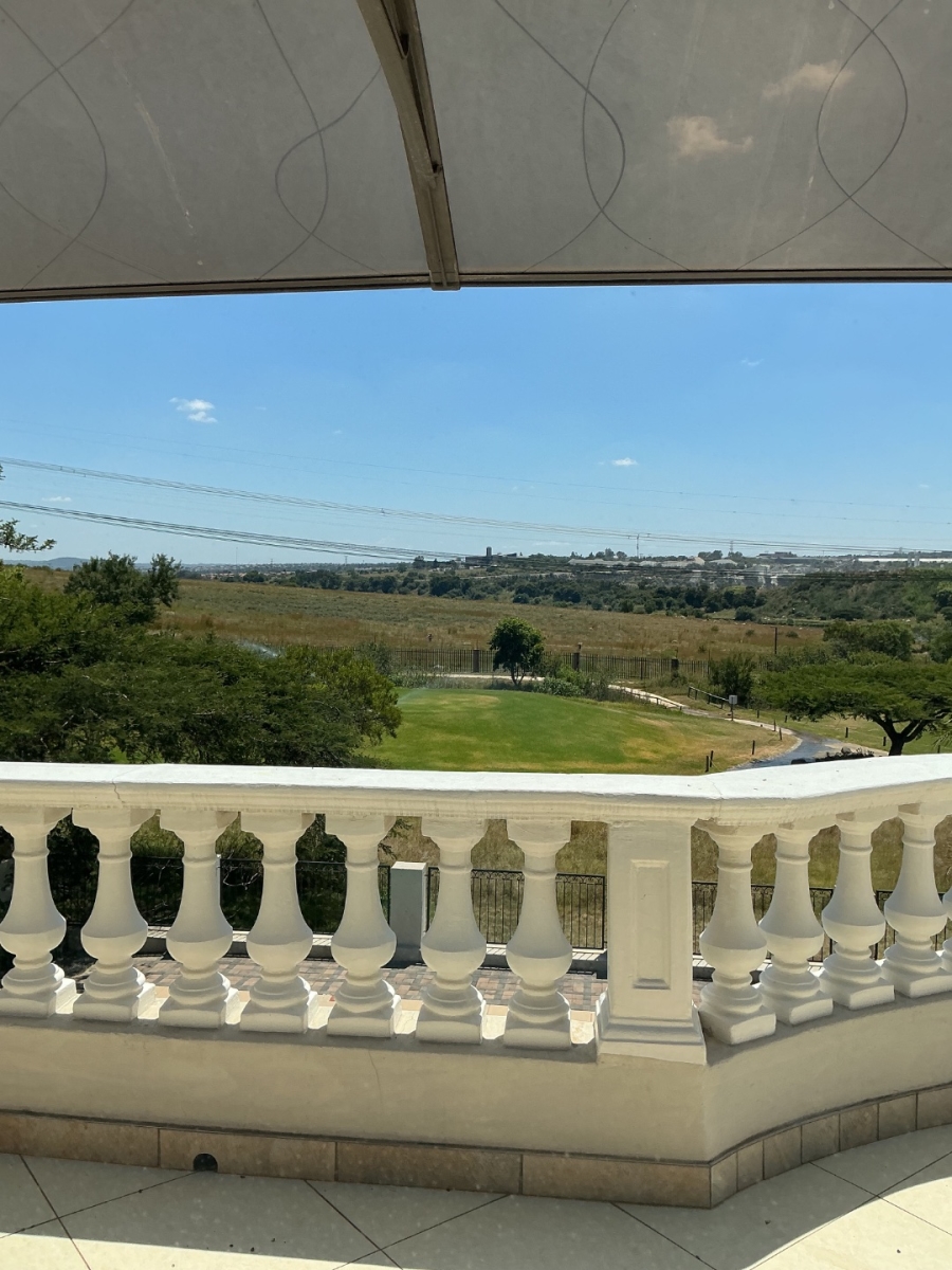 To Let 5 Bedroom Property for Rent in Blue Valley Golf Estate Gauteng
