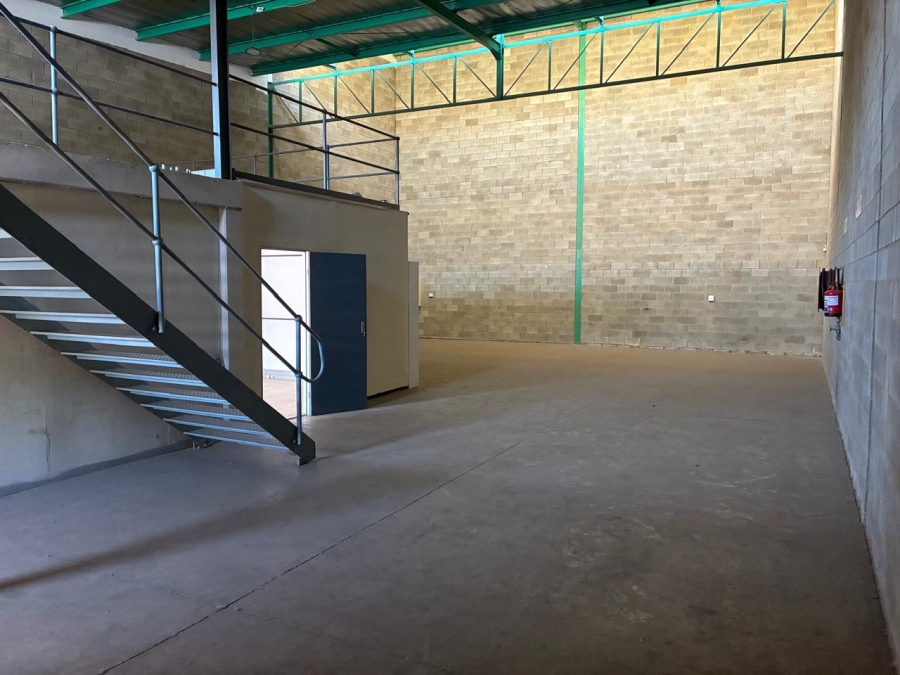To Let commercial Property for Rent in Driehoek Gauteng